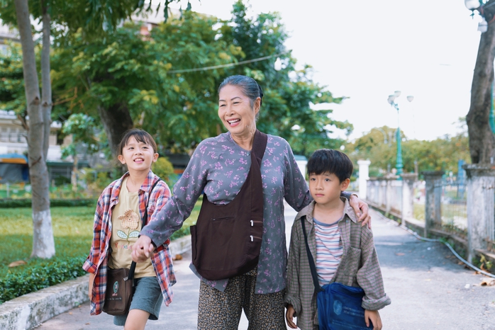 NSƯT Kim Phương: "Tôi sợ đóng cùng con nít" - Ảnh 1.