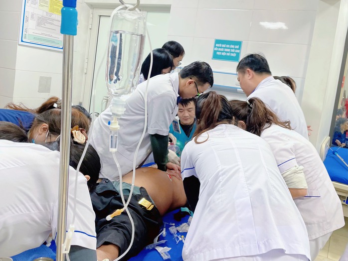 Cấp cứu thành công bệnh nhân ngừng tim tại Bệnh viện Hữu Nghị Quảng Bình - Ảnh 1.