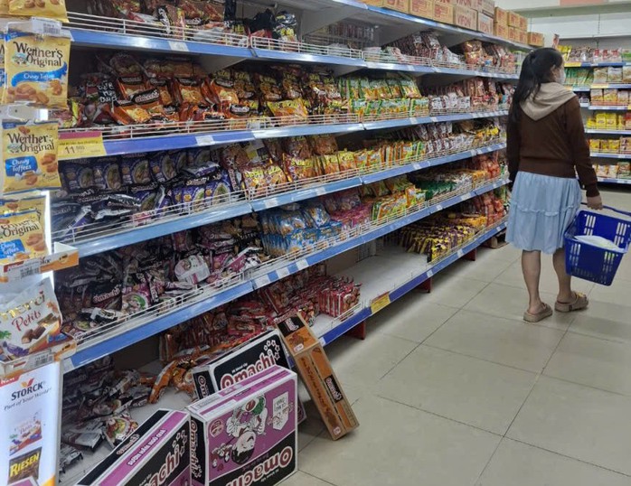 Tổng lực hỗ trợ vùng lũ: Co . OpMart và VISSAN không tính lời lỗ - Ảnh 4. Tổng lực hỗ trợ vùng lũ: Co . OpMart và VISSAN không tính lời lỗ - Ảnh 4.