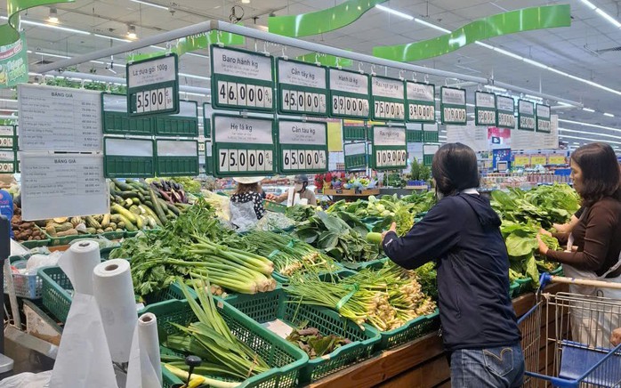 Tổng lực hỗ trợ vùng lũ: Co . OpMart và VISSAN không tính lời lỗ - Ảnh 3. Tổng lực hỗ trợ vùng lũ: Co . OpMart và VISSAN không tính lời lỗ - Ảnh 3.