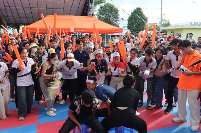 Sân chơi "Công xưởng hạnh phúc" đến với Công ty Ampacs International - Ảnh 2.