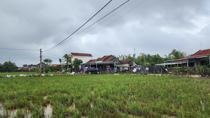 Đội cứu nạn 22 người mất tích 4 ngày giữa lũ dữ tại Đắk Lắk - Ảnh 3.