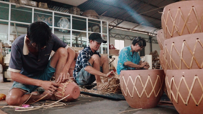 Mây tre lá Tân Uyên giữ nhịp đan, nối mạch nghề - Ảnh 1.