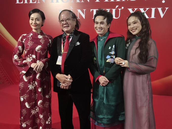 Trấn Thành, dàn mỹ nam "Mưa đỏ"… khuấy động thảm đỏ! - Ảnh 28.