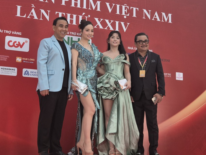 Trấn Thành, dàn mỹ nam "Mưa đỏ"… khuấy động thảm đỏ! - Ảnh 22.