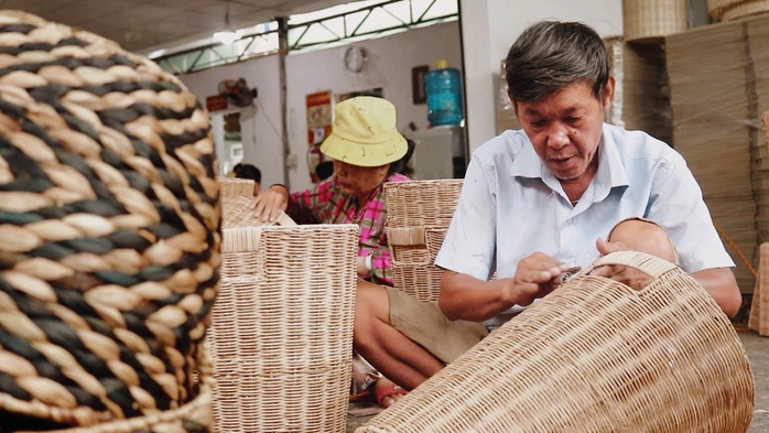 Mây tre lá Tân Uyên giữ nhịp đan, nối mạch nghề - Ảnh 3.