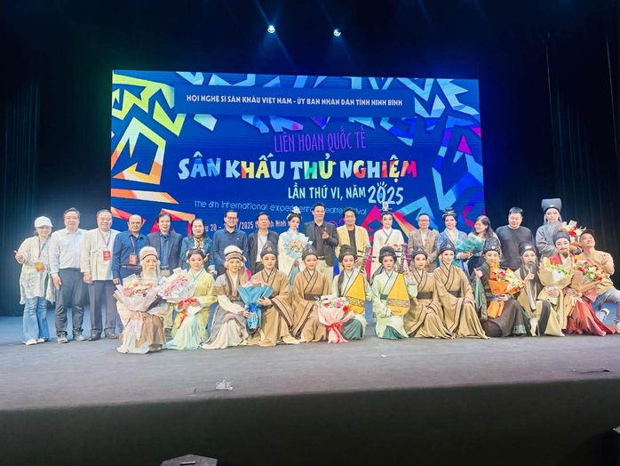 "Tỳ bà ký" toàn nữ bang Việt kịch Trung Hoa chinh phục khán giả Liên hoan sân khấu thử nghiệm - Ảnh 2.