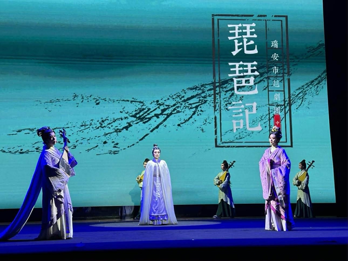 "Tỳ bà ký" toàn nữ bang Việt kịch Trung Hoa chinh phục khán giả Liên hoan sân khấu thử nghiệm - Ảnh 4.