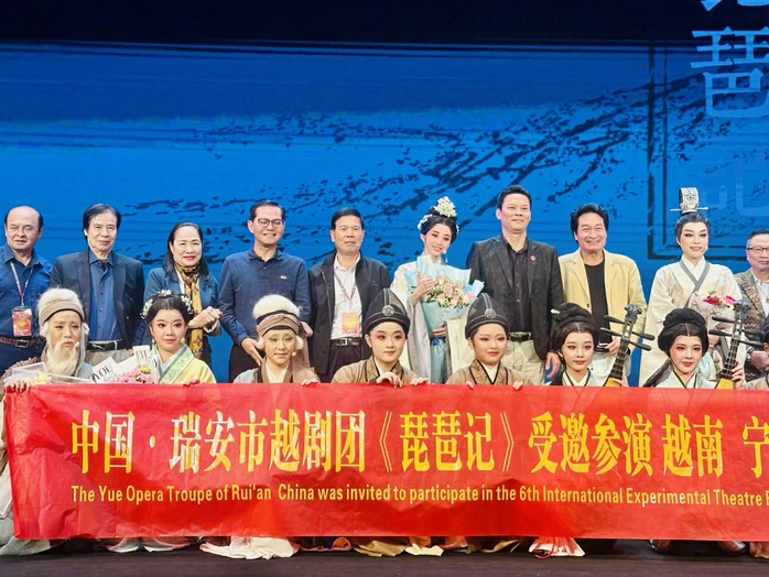 "Tỳ bà ký" toàn nữ bang Việt kịch Trung Hoa chinh phục khán giả Liên hoan sân khấu thử nghiệm - Ảnh 1.