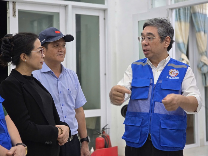 TP HCM trao hỗ trợ tỉnh Đắk Lắk 10 tỉ đồng khắc phục bão lũ - Ảnh 3.