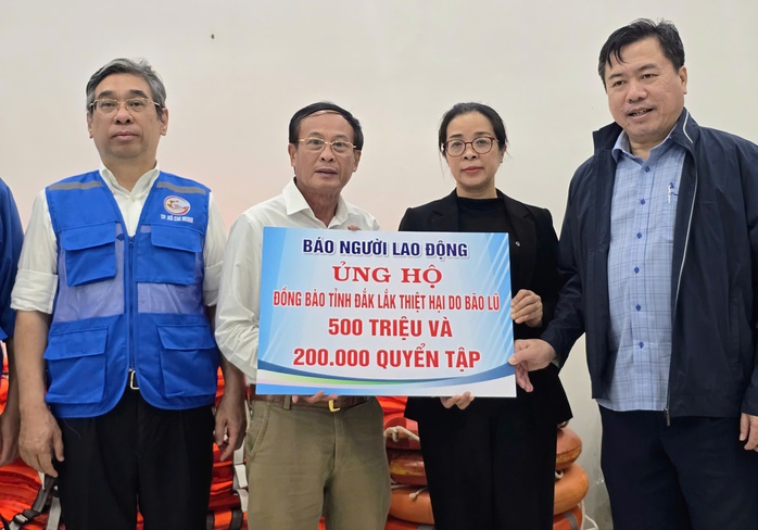 TP HCM trao hỗ trợ tỉnh Đắk Lắk 10 tỉ đồng khắc phục bão lũ - Ảnh 4.