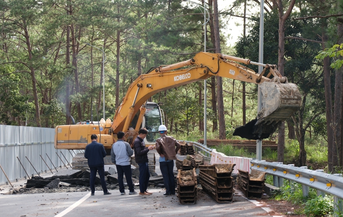 Đèo Prenn lưu thông trở lại từ 13 giờ hôm nay - Ảnh 2.