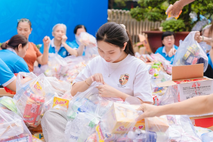 TPHCM hỗ trợ tỉnh Đắk Lắk khắc phục thiệt hại do mưa lũ - Ảnh 3. TPHCM hỗ trợ tỉnh Đắk Lắk khắc phục thiệt hại do mưa lũ - Ảnh 3.