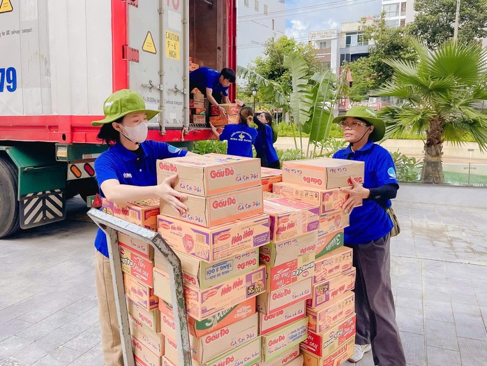 TPHCM hỗ trợ tỉnh Đắk Lắk khắc phục thiệt hại do mưa lũ - Ảnh 2. TPHCM hỗ trợ tỉnh Đắk Lắk khắc phục thiệt hại do mưa lũ - Ảnh 2.