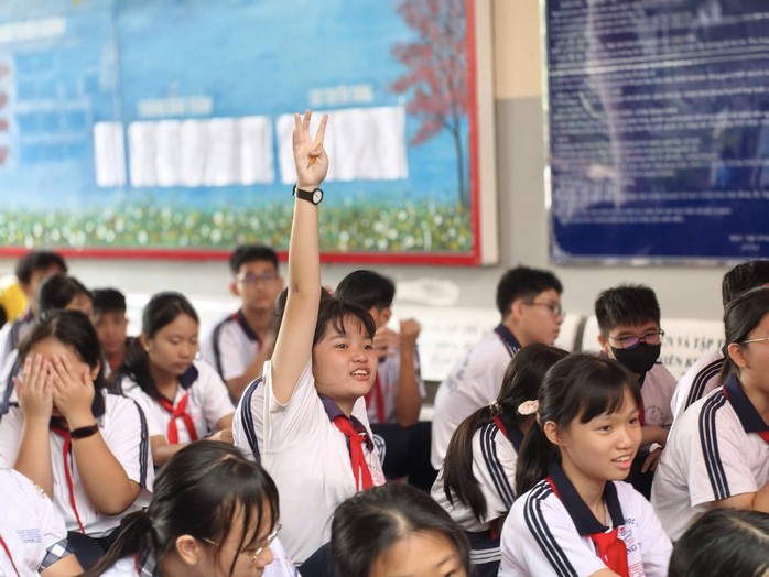 Nhiều trường TP HCM thông báo hoàn tiền BHYT cho phụ huynh - Ảnh 2.