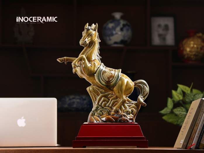 Gốm Sứ Sáng Tạo ra mắt Bộ sưu tập Tượng Ngựa Bính Ngọ nâng tầm biểu tượng "Mã Đáo Thành Công" - Ảnh 2.