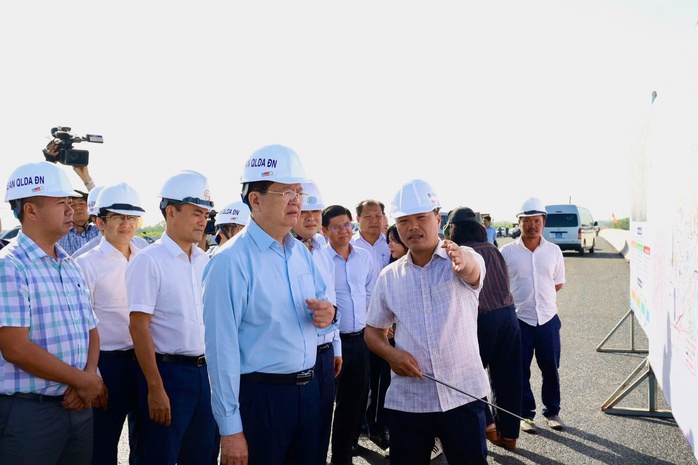 Những cây số Vành đai 3 đầu tiên sắp thông xe đạt tiến độ ra sao? - Ảnh 1.