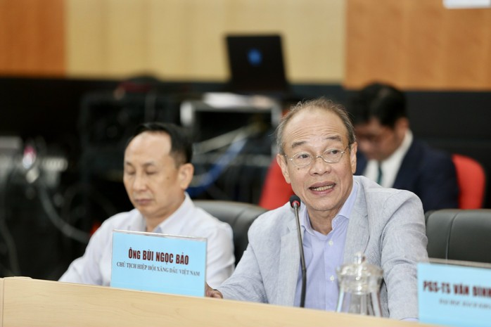 Doanh nghiệp bán lẻ xăng dầu còn lo ngại với xăng sinh học - Ảnh 2.