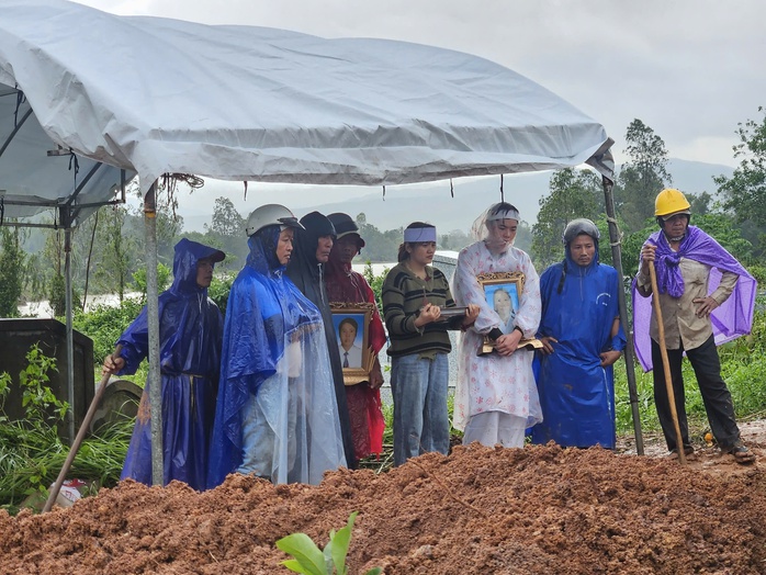 Tin đồn thất thiệt trong lũ lụt Đắk Lắk gây hoang mang và mất mát lớn - Ảnh 1.