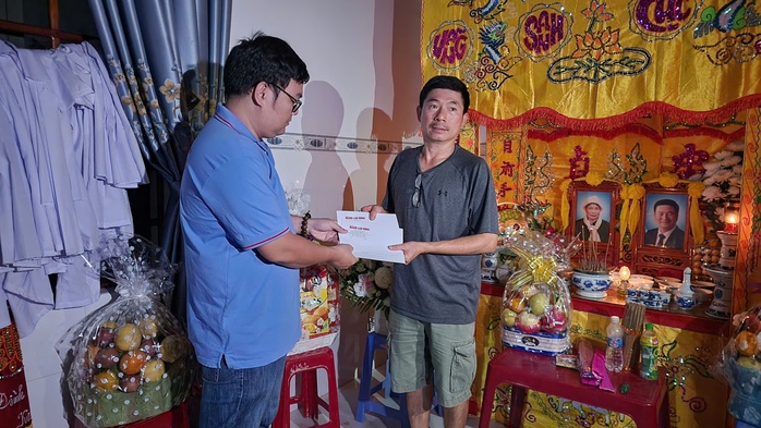 Trái tim miền Trung hỗ trợ gia đình nạn nhân tử vong trong lũ lụt Đắk Lắk - Ảnh 4. Trái tim miền Trung hỗ trợ gia đình nạn nhân tử vong trong lũ lụt Đắk Lắk - Ảnh 4.