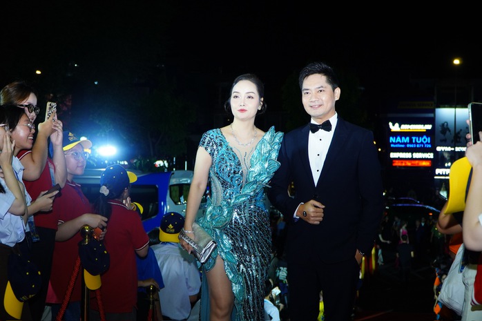 Trấn Thành, dàn mỹ nam "Mưa đỏ"… khuấy động thảm đỏ! - Ảnh 15.