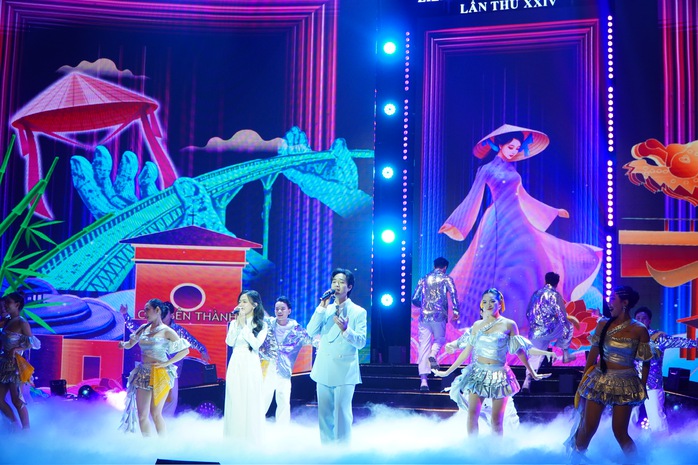 Phim "Mưa đỏ" thắng đậm giải thưởng - Ảnh 8.