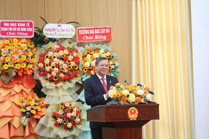 Cần Thơ bắt tay với 6 trường đại học: "Cú hích" cho mục tiêu "thành phố đáng sống" - Ảnh 1.