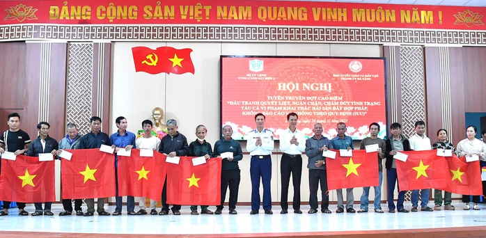 Phạt hành chính 657 vụ, khởi tố 2 vụ án liên quan khai thác hải sản bất hợp pháp - Ảnh 4.