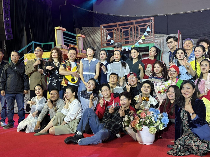 Dấu ấn nhạc kịch "Rồi tôi sẽ lớn" của NSƯT Lê Ánh Tuyết tại Liên hoan quốc tế thử nghiệm - Ảnh 1.