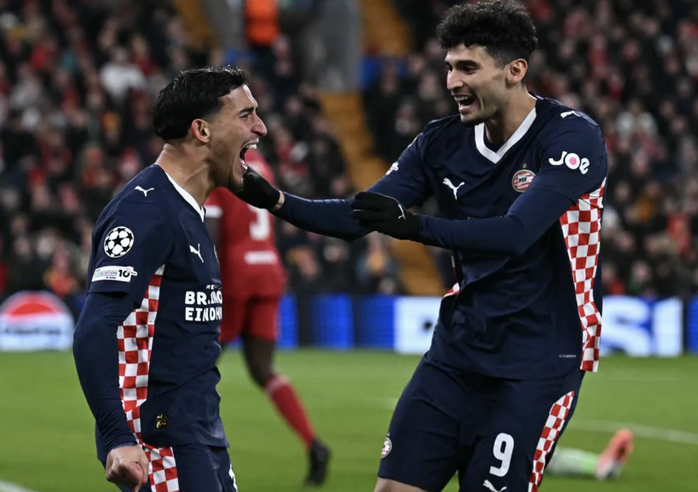 Liverpool thảm bại 1-4, PSV ca khúc khải hoàn tại sân Anfield - Ảnh 4.