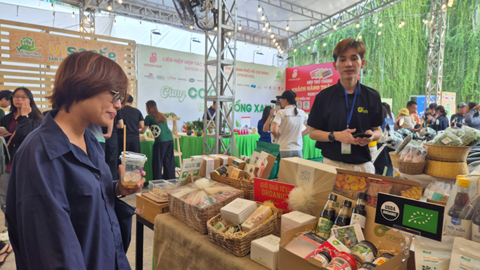 Không lo thiếu hàng Tết - Ảnh 1. Không lo thiếu hàng Tết - Ảnh 1.