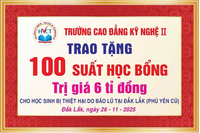 Nhiều trường ĐH, CĐ hỗ trợ học phí, quà cho sinh viên, học sinh các tỉnh bị thiên tai - Ảnh 3.