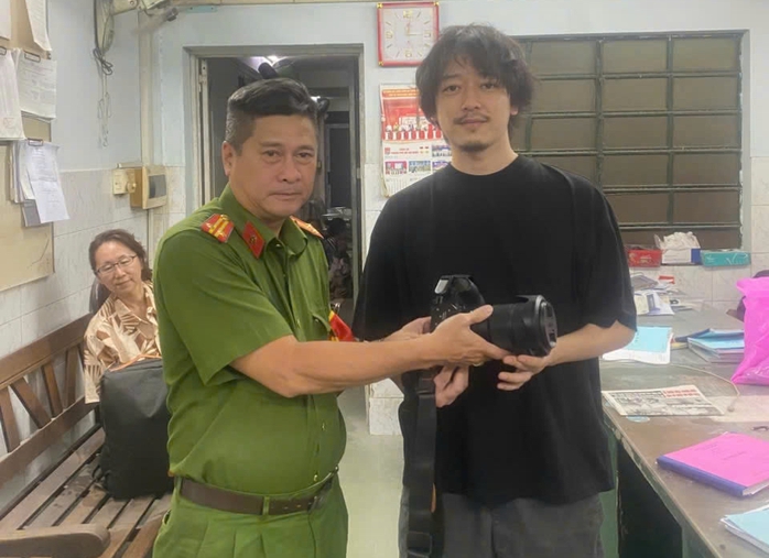 Tai nạn liên hoàn ở phường Linh Xuân, một tài xế bị gãy chân - Ảnh 1.