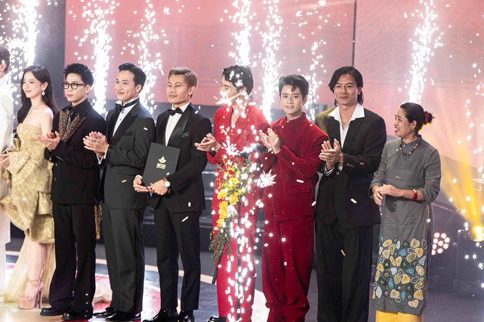 Hiếu Nguyễn vui đến mất ngủ - Ảnh 1.