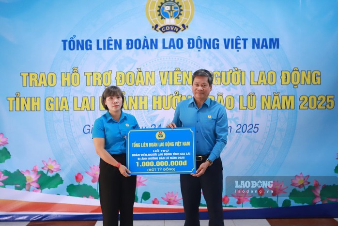 Tổng LĐLĐ Việt Nam hỗ trợ 1 tỉ đồng cho đoàn viên, người lao động tỉnh Khánh Hòa khắc phục sau lũ - Ảnh 4.