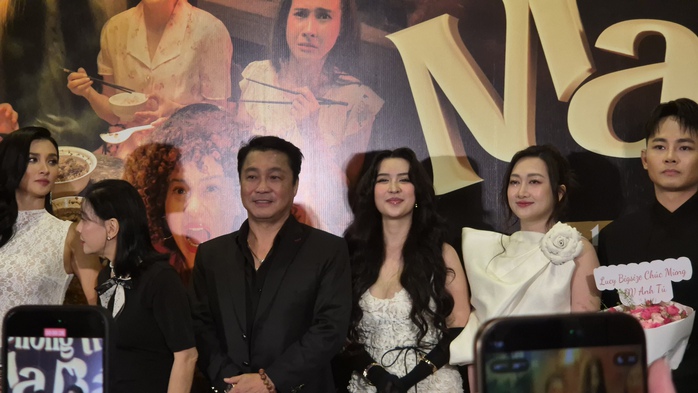 Lý Hùng điển trai bên mỹ nhân Quỳnh Lam và NSƯT Kim Tuyến - Ảnh 4.