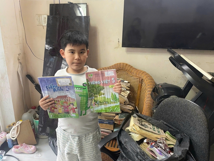 Hàng chục ngàn học sinh thiếu sách vở - Ảnh 1.
