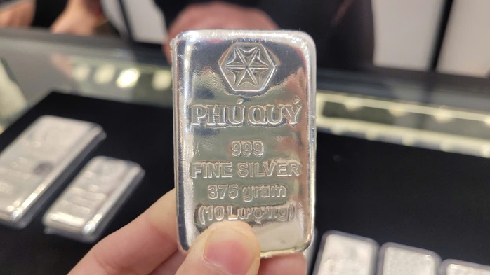 Giá bạc "nóng" trở lại, chuyên gia dự báo có thể chạm mốc 100 USD/ounce - Ảnh 1.