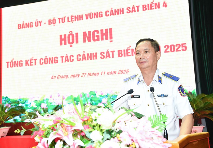 Cảnh sát biển ở Phú Quốc thu giữ hơn 2 triệu lít dầu D.O - Ảnh 2.