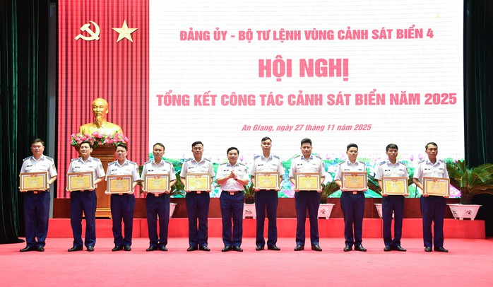 Cảnh sát biển ở Phú Quốc thu giữ hơn 2 triệu lít dầu D.O - Ảnh 3.