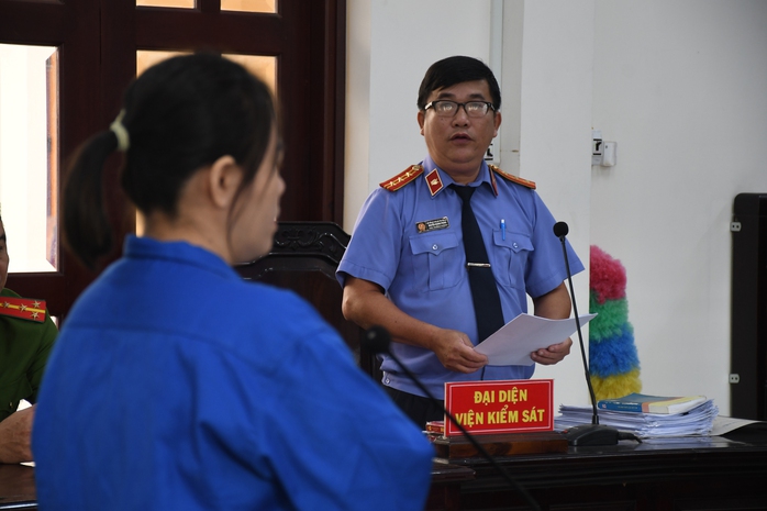 Nguyễn Thị Hồng Bích bị đề nghị tử hình sau khi đầu độc 4 người thân ở Đồng Nai - Ảnh 4.