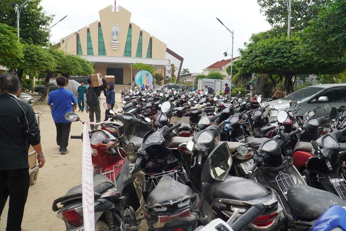 Khánh Hòa: Sửa xe máy, sửa điện lạnh miễn phí cho người dân - Ảnh 2.