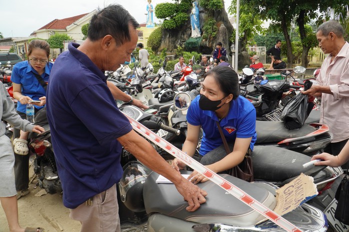 Khánh Hòa: Sửa xe máy, sửa điện lạnh miễn phí cho người dân - Ảnh 3.