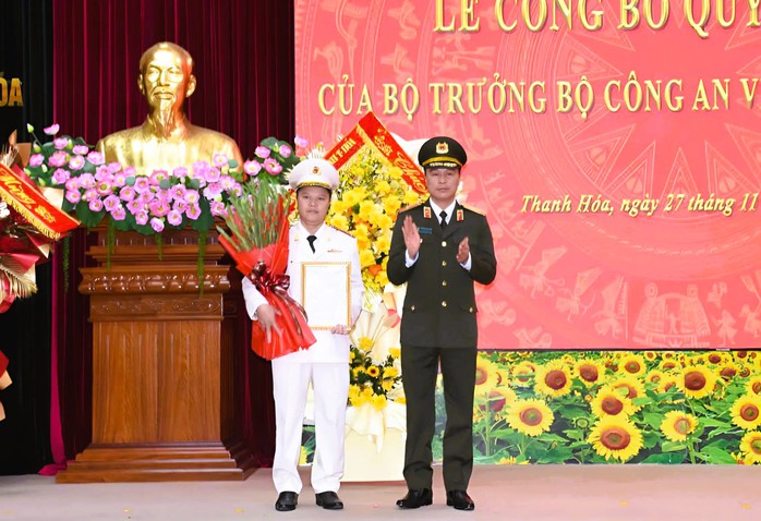 Công an Thanh Hóa công bố quyết định của Bộ trưởng Bộ Công an về công tác cán bộ - Ảnh 1.