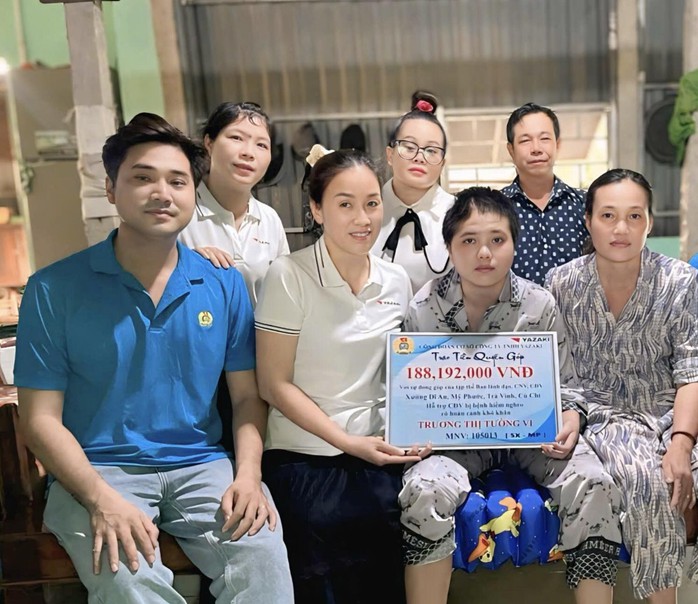 Nữ công nhân bị đột quỵ trong lúc làm việc, Công đoàn vận động gần 190 triệu đồng để giúp đỡ - Ảnh 1.