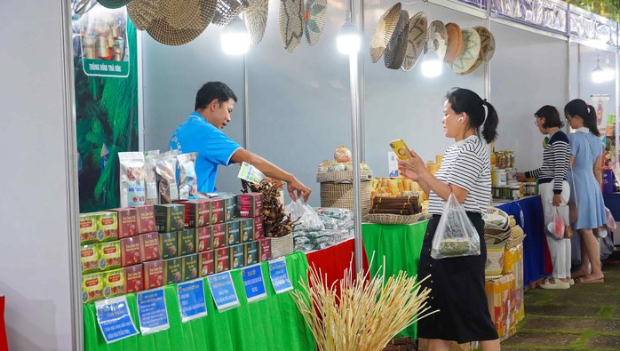 TP HCM khai mạc Sự kiện kết nối giao thương sản phẩm OCOP lần thứ I năm 2025 - Ảnh 7.