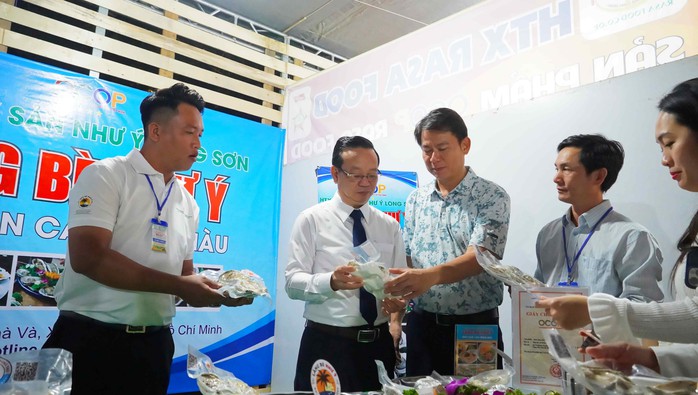 TP HCM khai mạc Sự kiện kết nối giao thương sản phẩm OCOP lần thứ I năm 2025 - Ảnh 3.