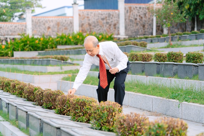 MTTQ Việt Nam TP HCM tặng nhà Đại đoàn kết và quà cho công nhân , học sinh khó khăn - Ảnh 3.