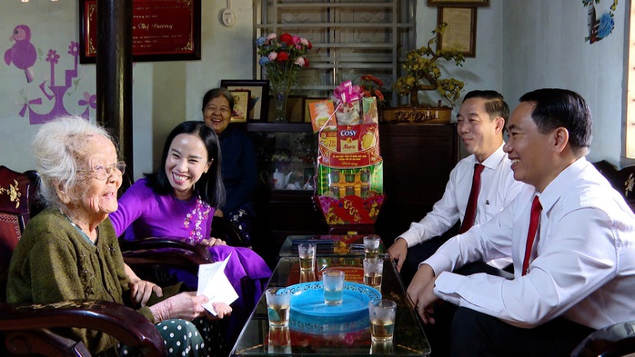 Chuỗi hoạt động ý nghĩa của Đoàn đại biểu dự Đại hội MTTQ Việt Nam TPHCM - Ảnh 1.