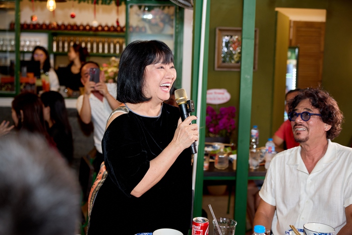 Dàn sao Việt chúc mừng Diệp Bảo Ngọc - Ảnh 4.